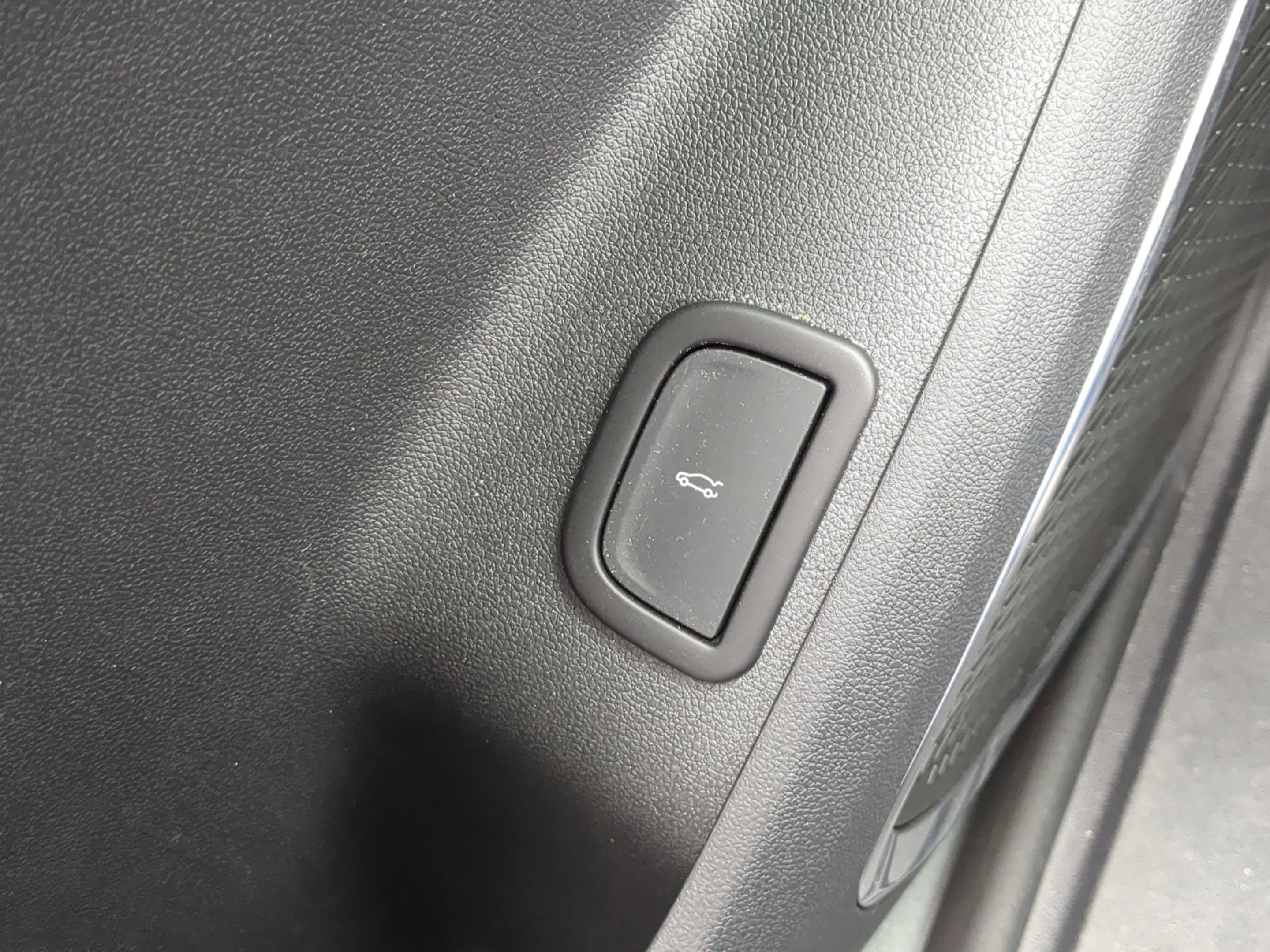 Used 2024 GMC Acadia Elevation image 19