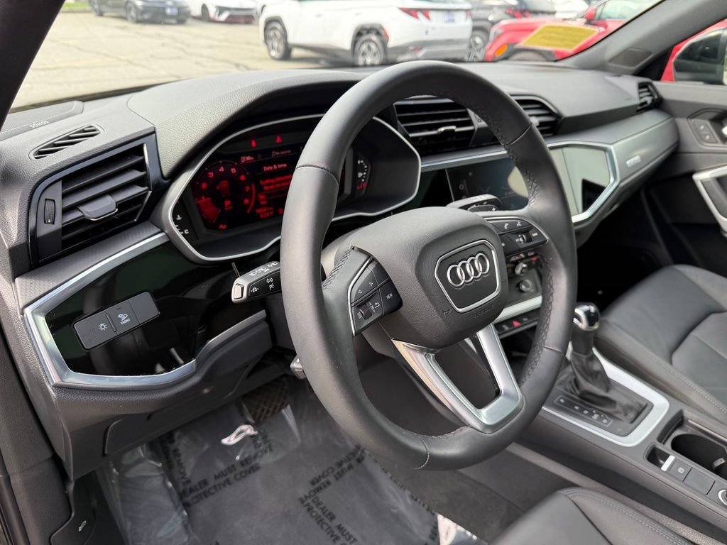 Used 2025 Audi Q3 2.0T Premium Plus w/ Premium Plus Package AWD/4WD image 20