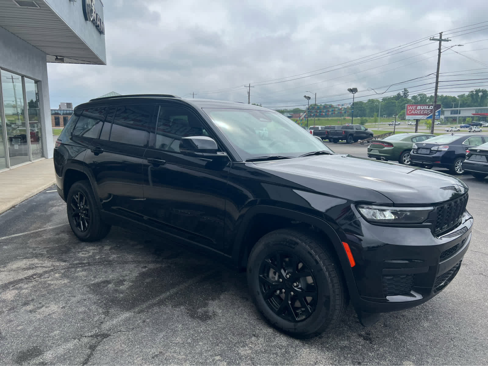 New 2025 Jeep Grand Cherokee L Altitude image 3