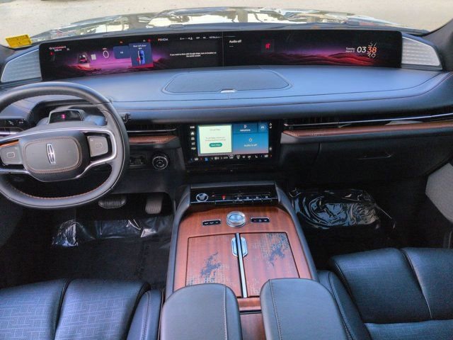 Used 2025 Lincoln Navigator Black Label image 14