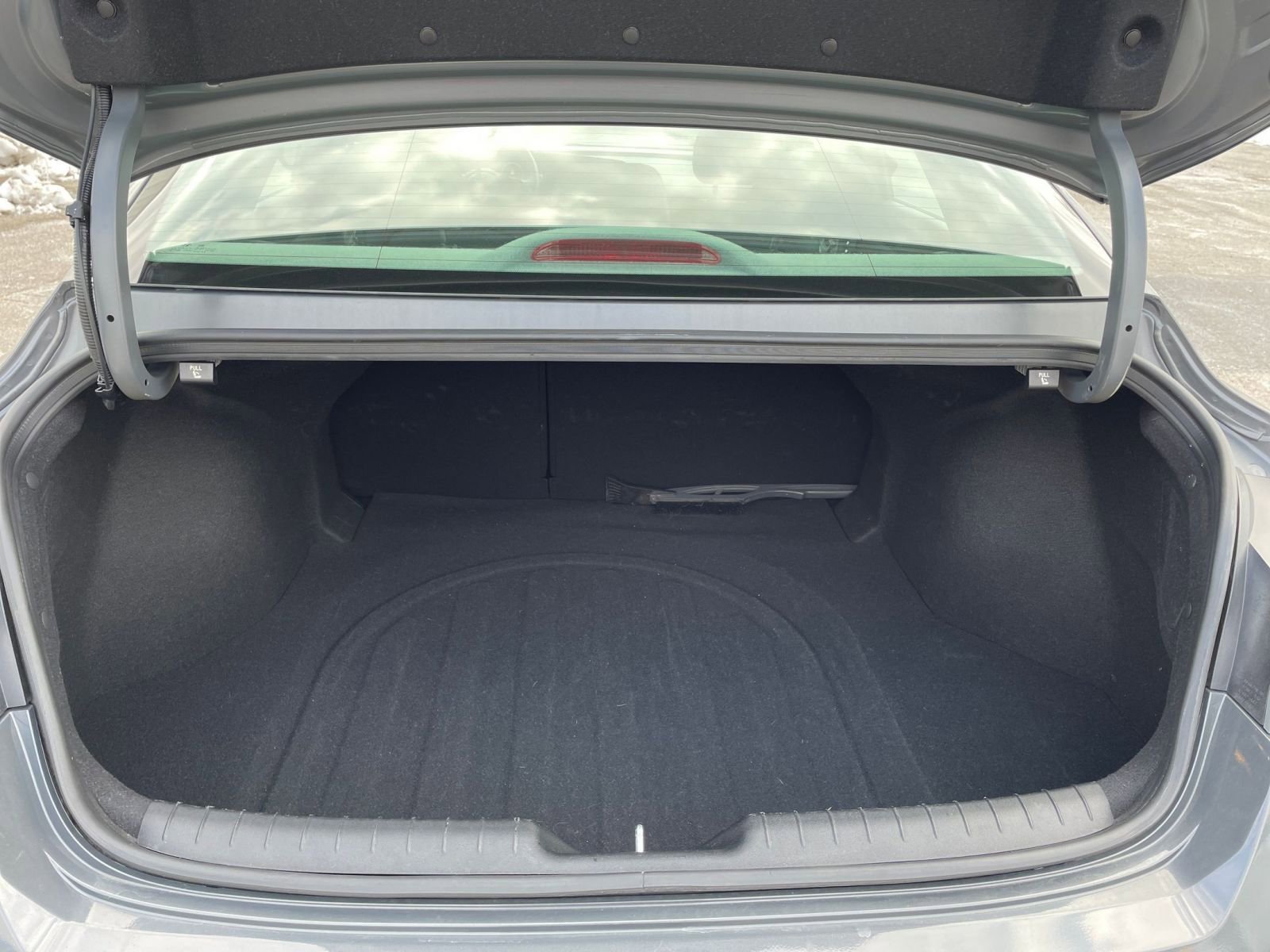 Used 2025 Hyundai Elantra SEL image 30