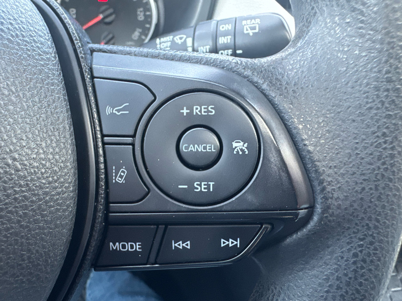 Used 2019 Toyota RAV4 XLE image 17