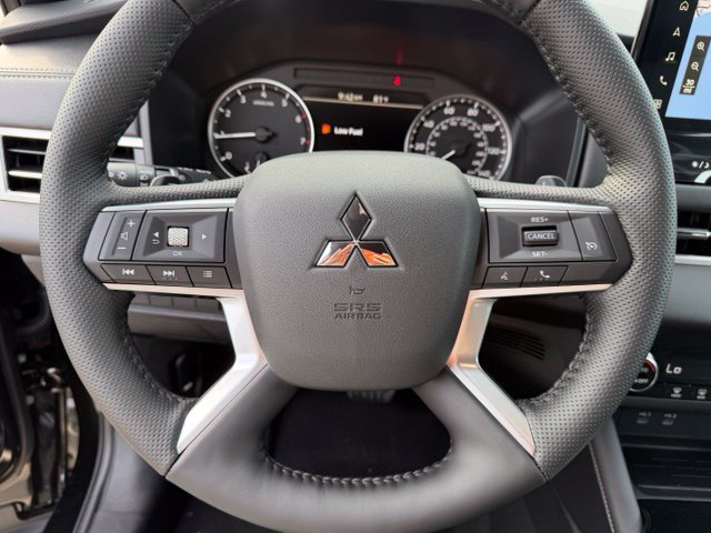 New 2026 Mitsubishi Outlander LE FWD image 30