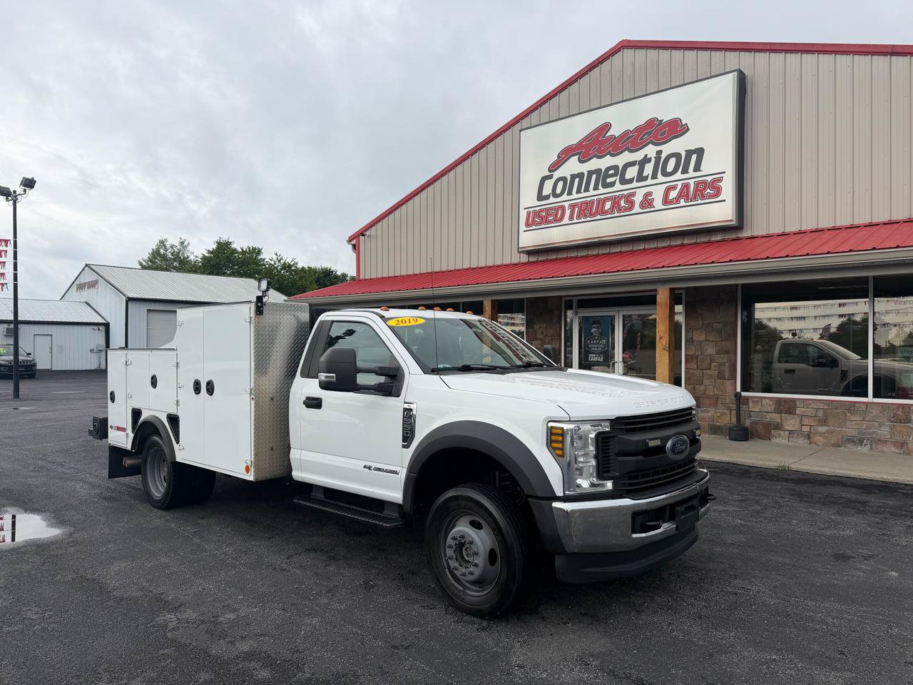Used 2019 Ford F550 4x4 Regular Cab Super Duty image 2