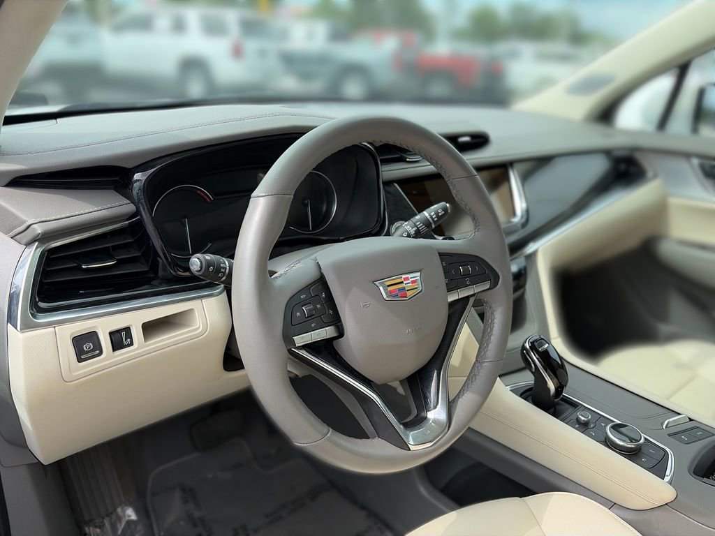 Used 2024 Cadillac XT6 Premium Luxury w/ LPO, Floor Liner Package AWD/4WD image 17