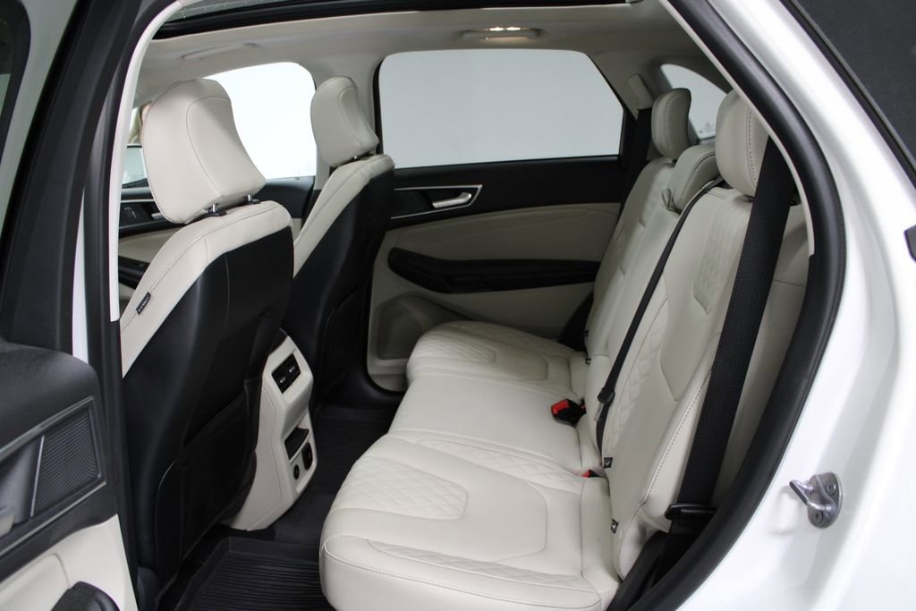 Used 2022 Ford Edge SE w/ Black Appearance Package image 18
