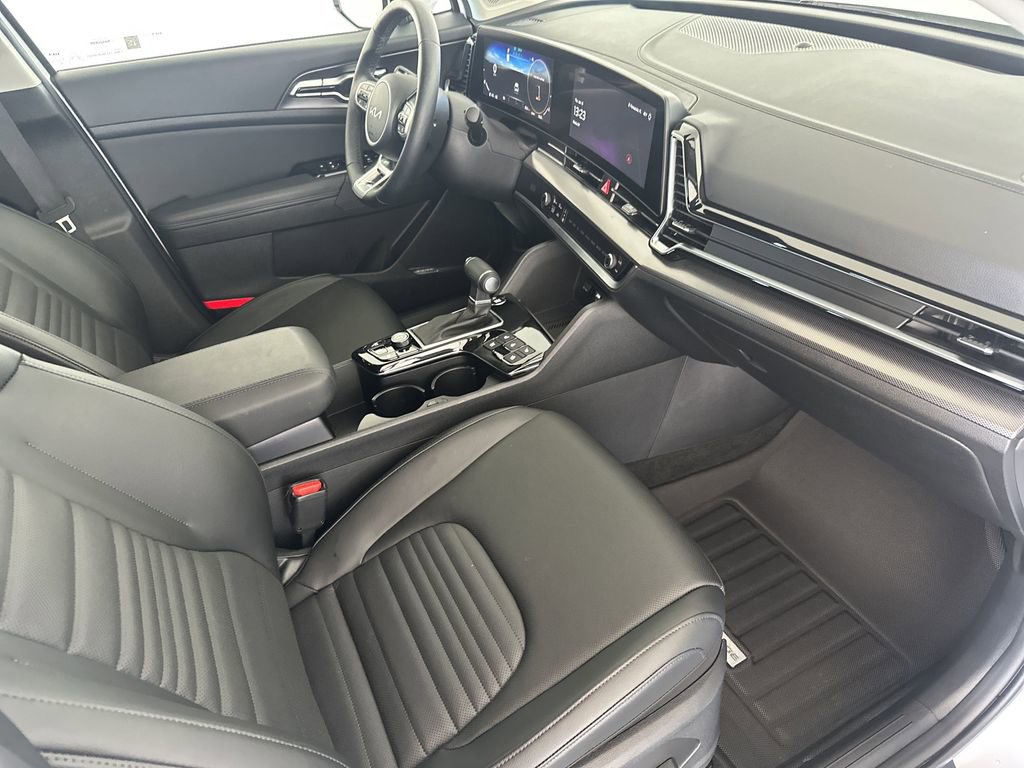 Used 2025 Kia Sportage SX image 40