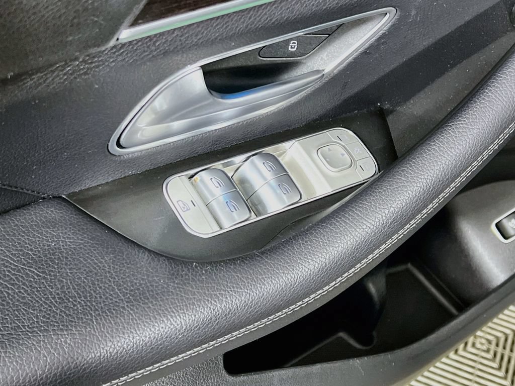 Used 2023 Mercedes-Benz GLS 450 4MATIC image 18