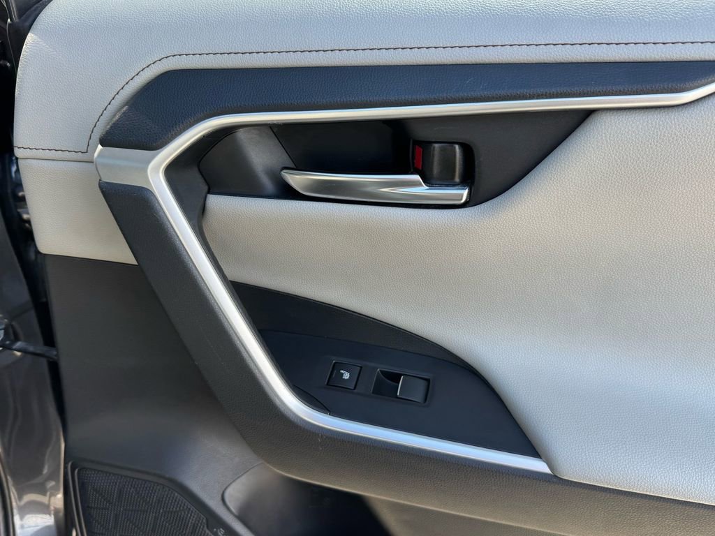 Used 2019 Toyota RAV4 Limited w/ Cold Weather Package image 20