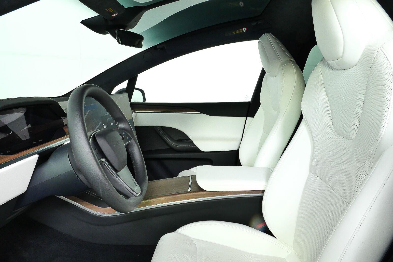 Used 2025 Tesla Model X AWD/4WD image 6