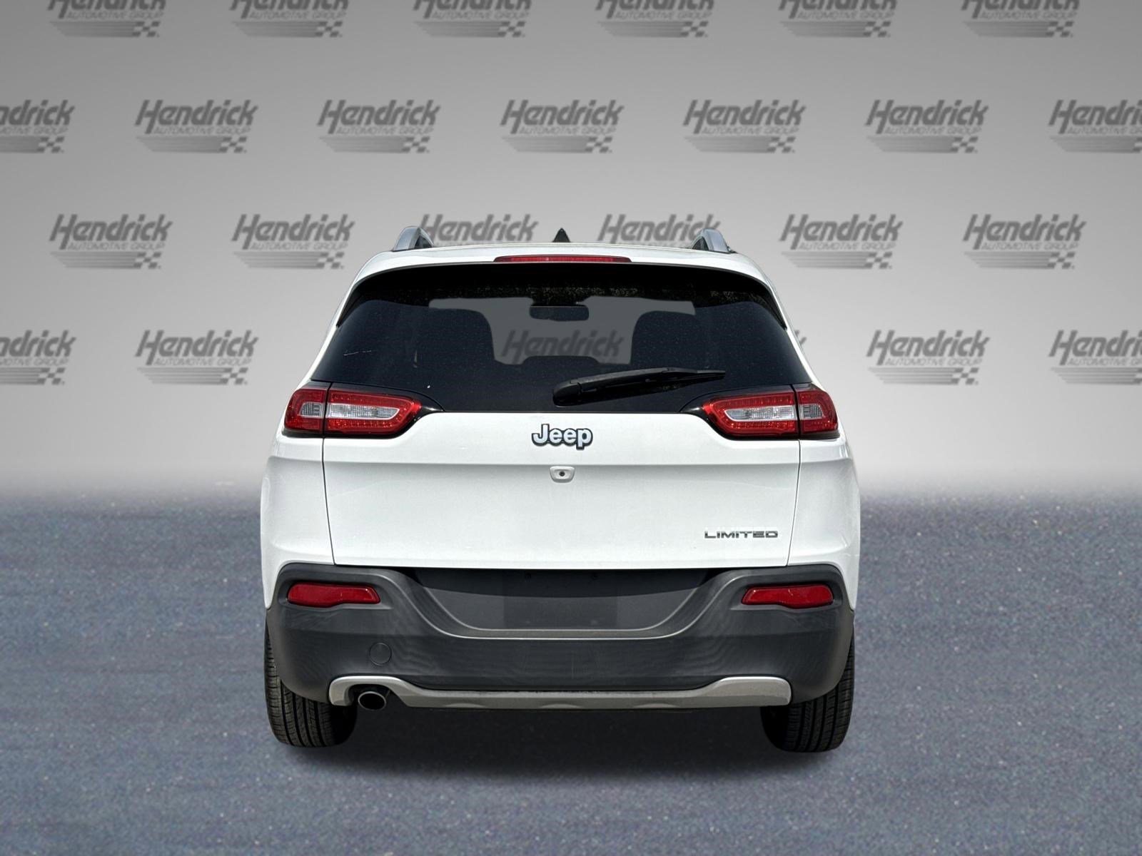 Used 2017 Jeep Cherokee Limited image 8