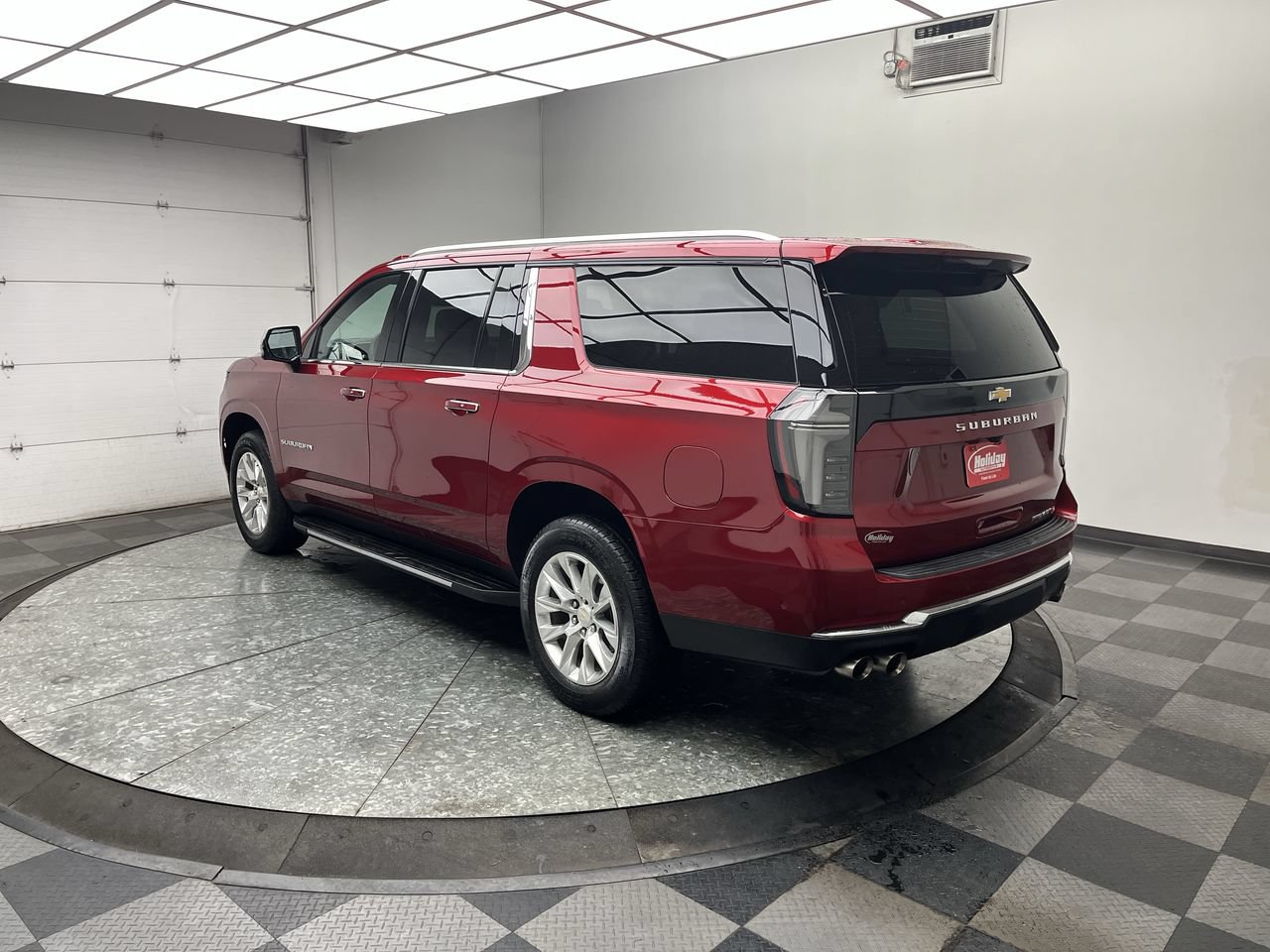Certified 2025 Chevrolet Suburban Premier w/ Sun And Tow Package AWD/4WD video 2