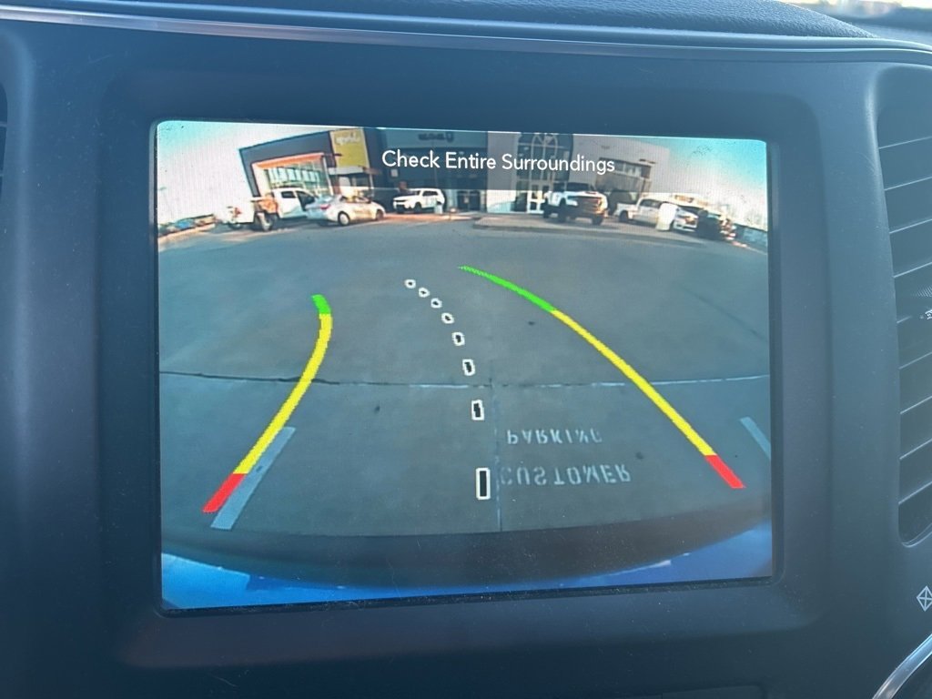 Used 2023 Jeep Cherokee Altitude Lux image 12