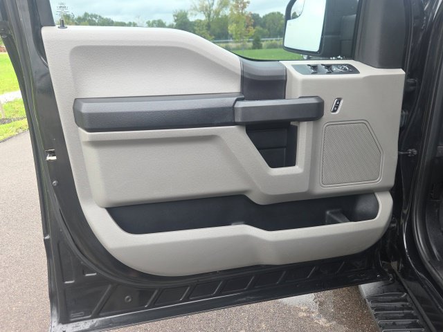 Used 2015 Ford F150 XL w/ Equipment Group 101A Mid AWD/4WD image 18