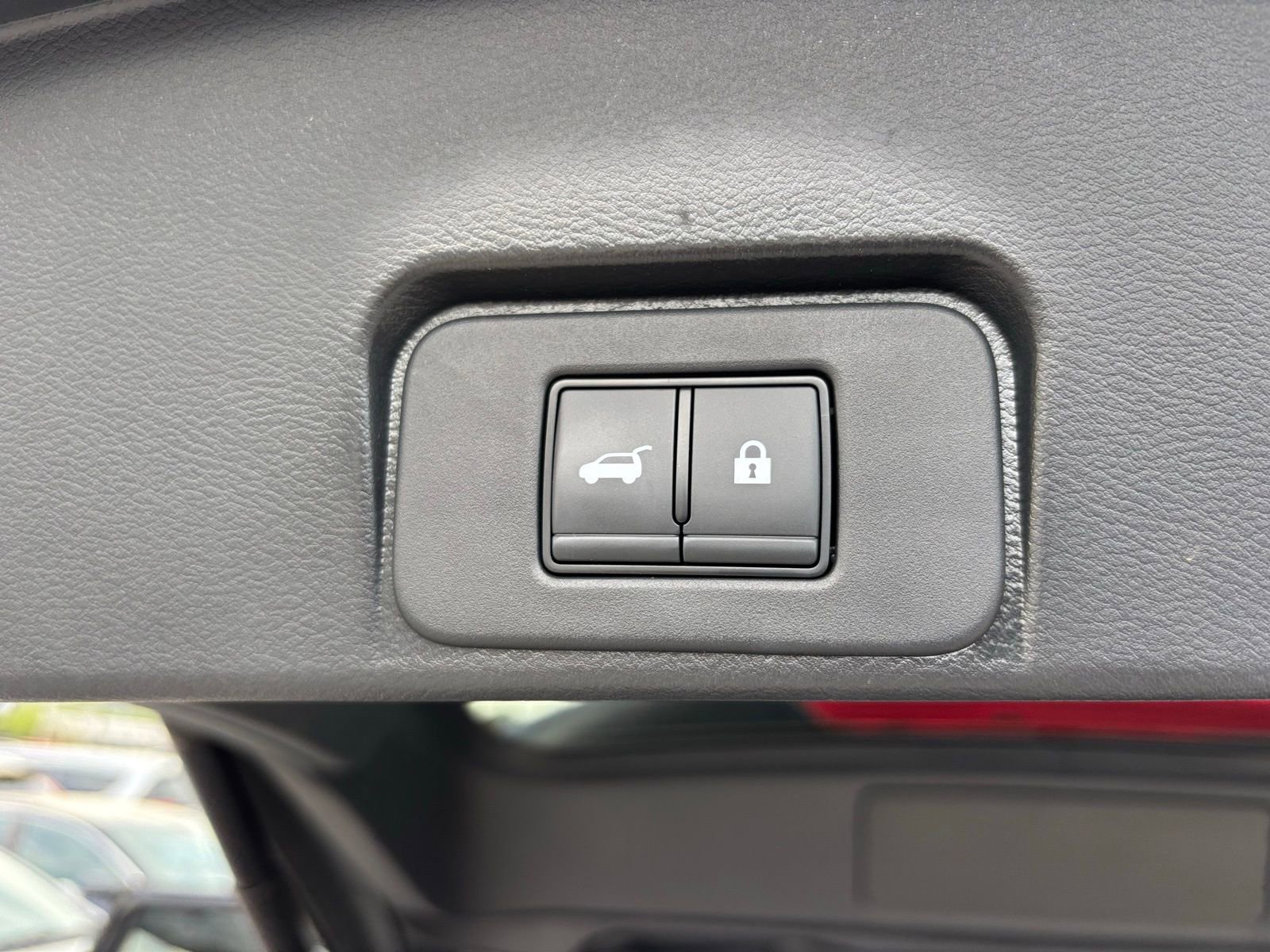 Used 2022 Nissan Rogue SV w/ SV Premium Package image 17