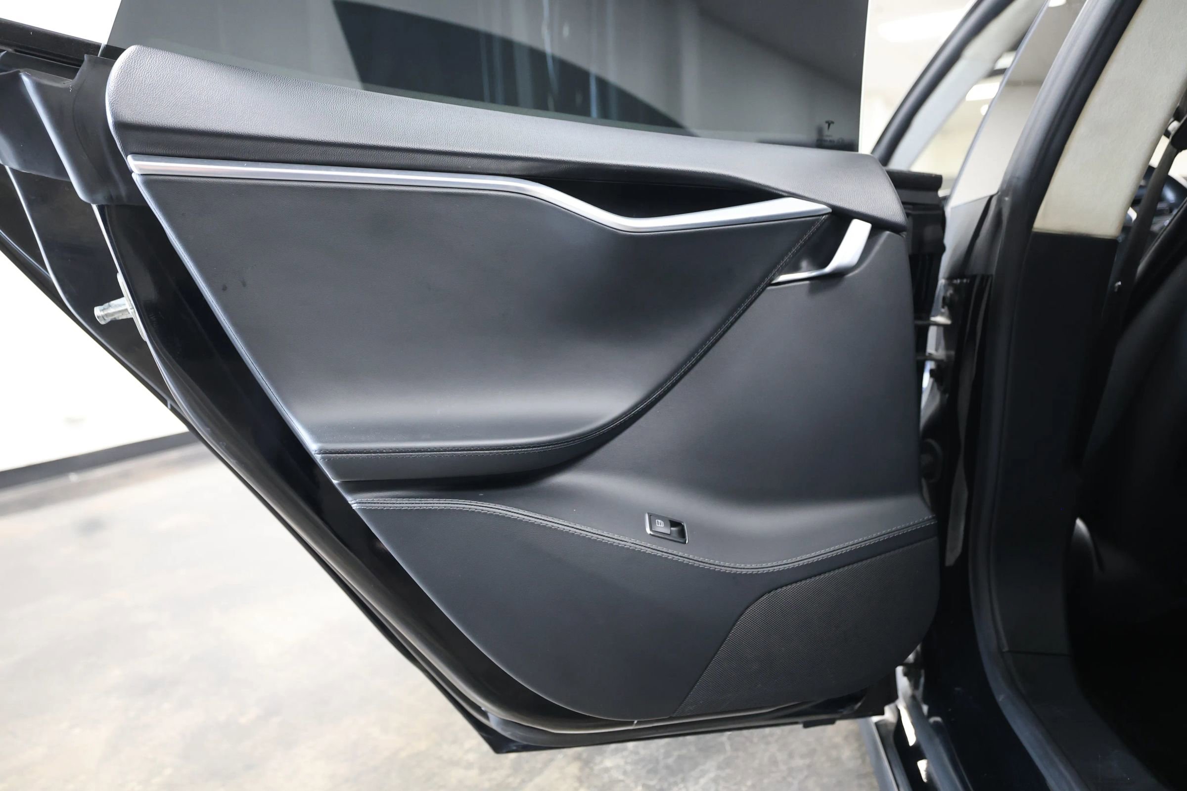 Used 2014 Tesla Model S P85 image 49