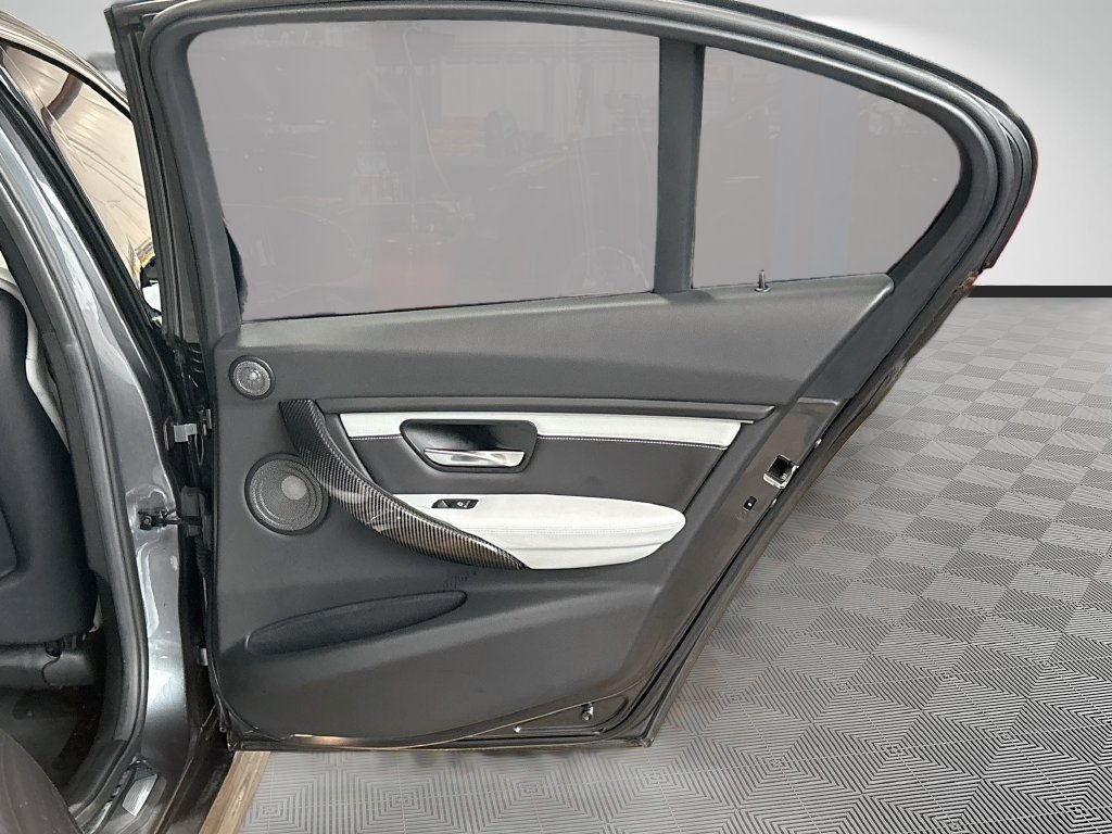 Used 2018 BMW M3 w/ Executive Package RWD image 31