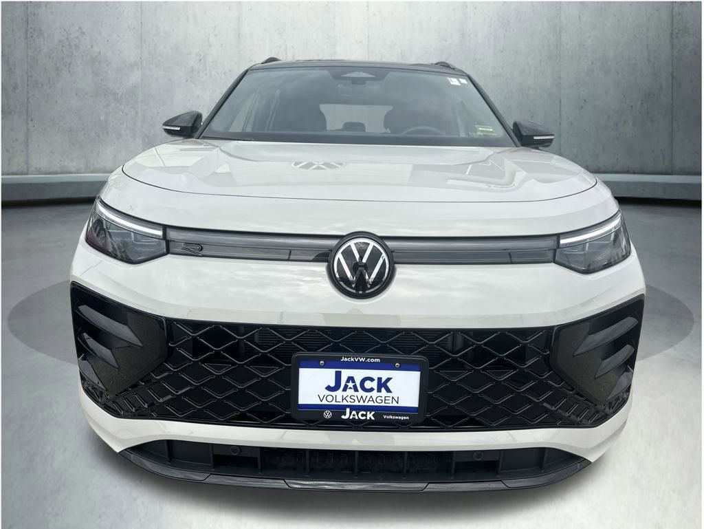 Used 2025 Volkswagen Tiguan SE R-Line AWD/4WD image 11