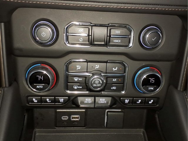 Used 2023 Chevrolet Suburban High Country w/ Premium Package AWD/4WD image 21
