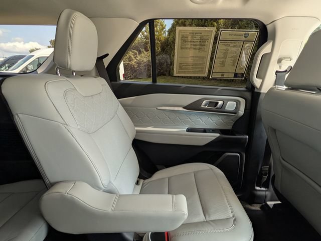 Used 2025 Ford Explorer Platinum w/ Ultimate Package AWD/4WD image 40
