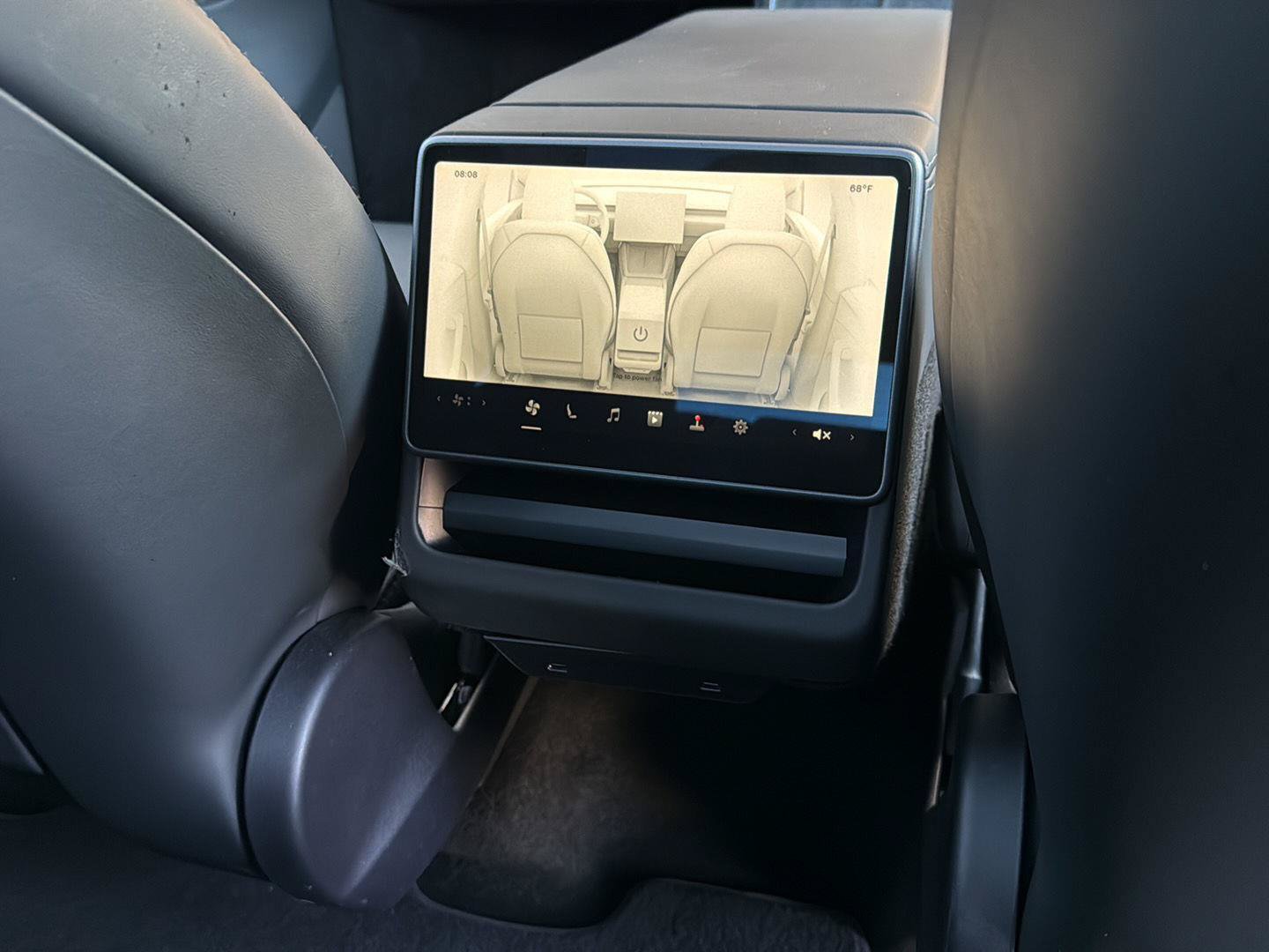 Used 2026 Tesla Model Y 2WD image 27