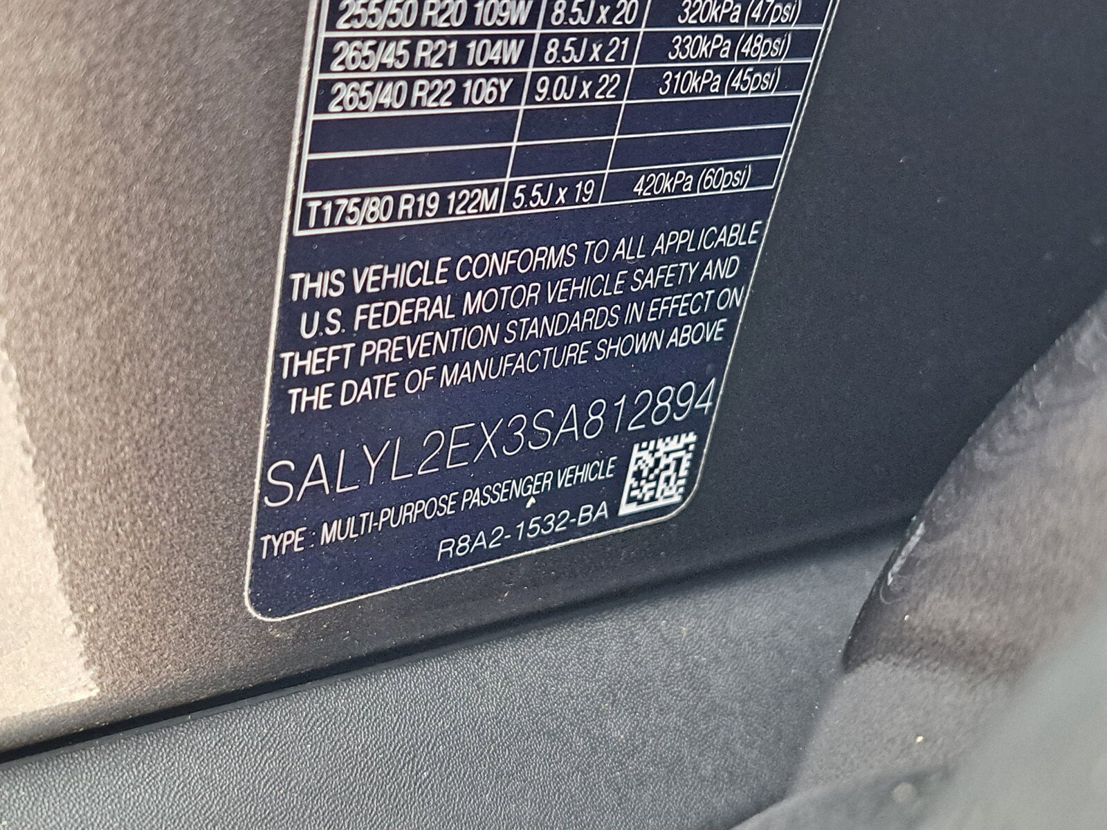 New 2025 Land Rover Range Rover Velar Dynamic SE image 16