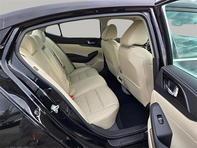 Used 2021 Nissan Maxima Platinum image 13
