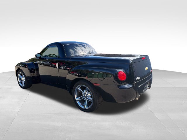Used 2006 Chevrolet SSR w/ Preferred Equipment Group RWD image 5