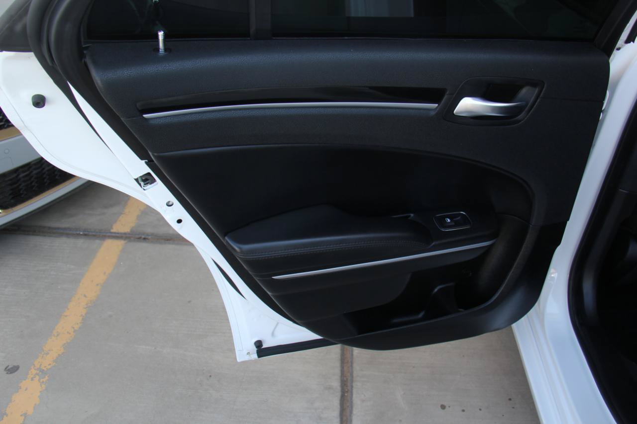 Used 2023 Chrysler 300 Touring w/ Sport Appearance Package RWD image 24