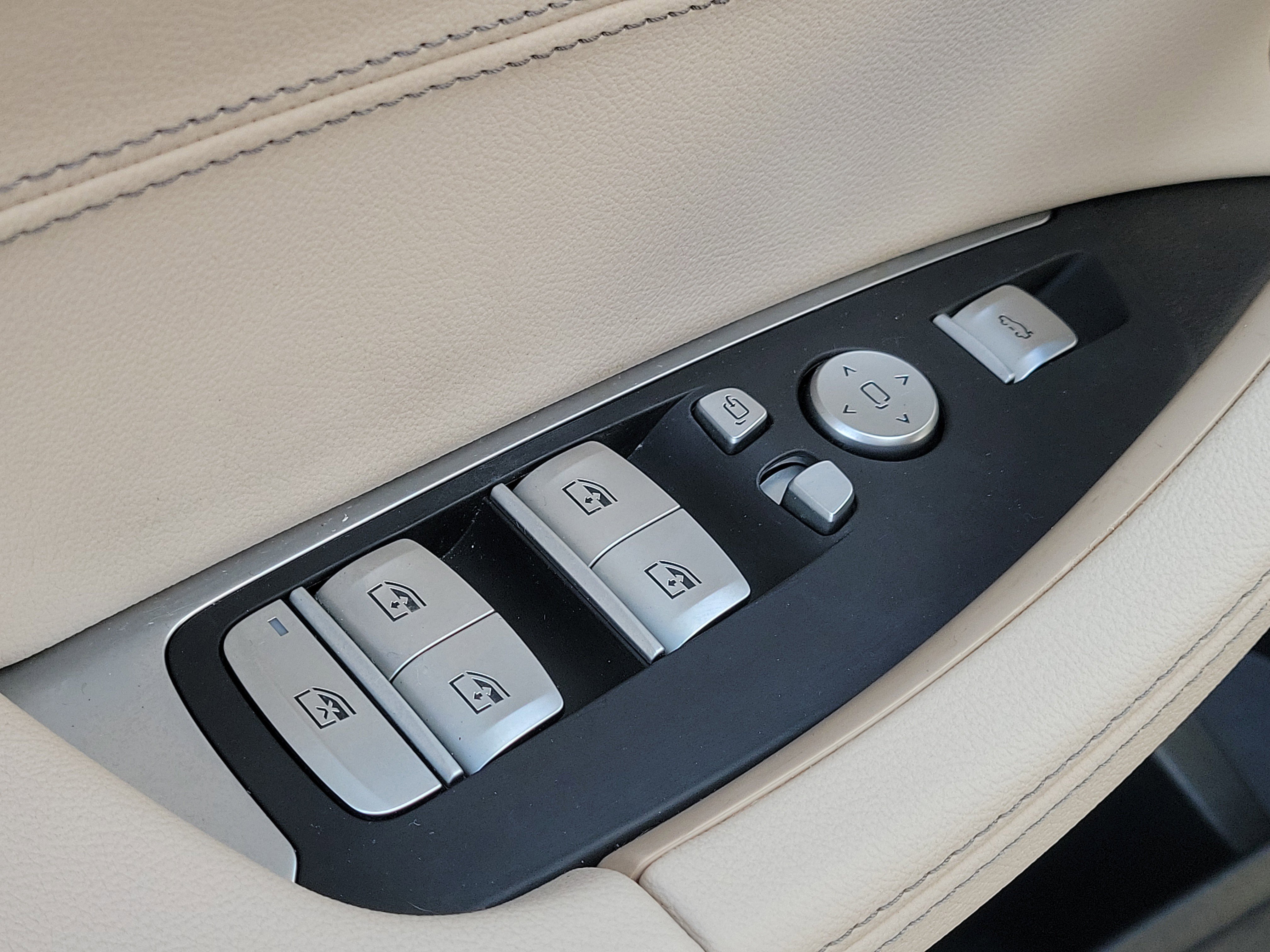 Used 2020 BMW X3 xDrive30i w/ M Sport Package 2 image 20