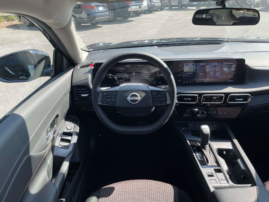 New 2027 Nissan Sentra SR w/ Floor Mat Package FWD image 9