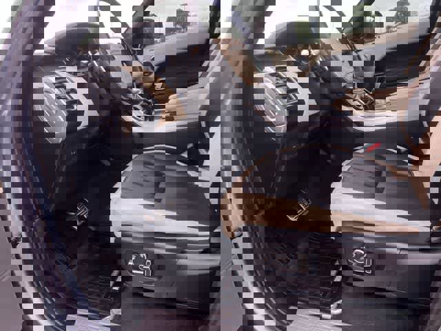 Used 2019 Land Rover Range Rover Sport HSE Dynamic image 3