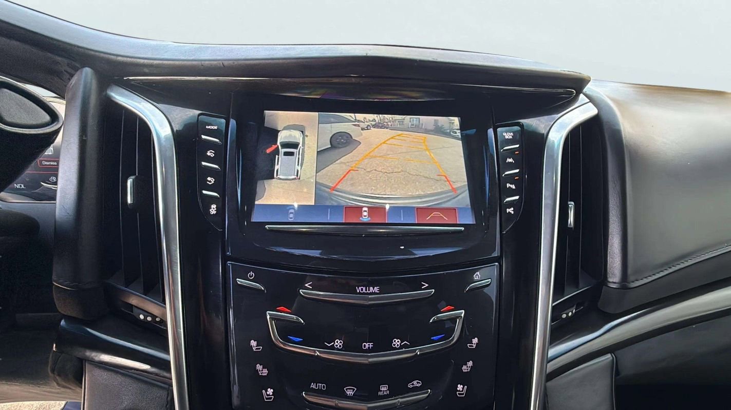 Used 2017 Cadillac Escalade Platinum AWD/4WD image 12