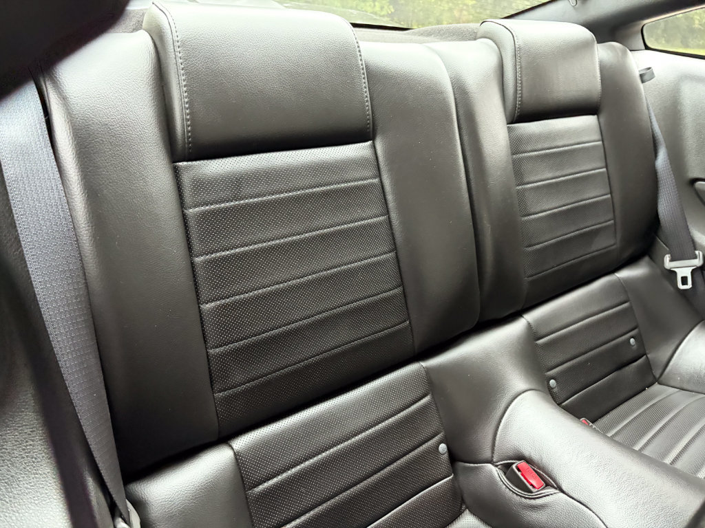 Used 2007 Ford Mustang Shelby GT500 RWD image 24
