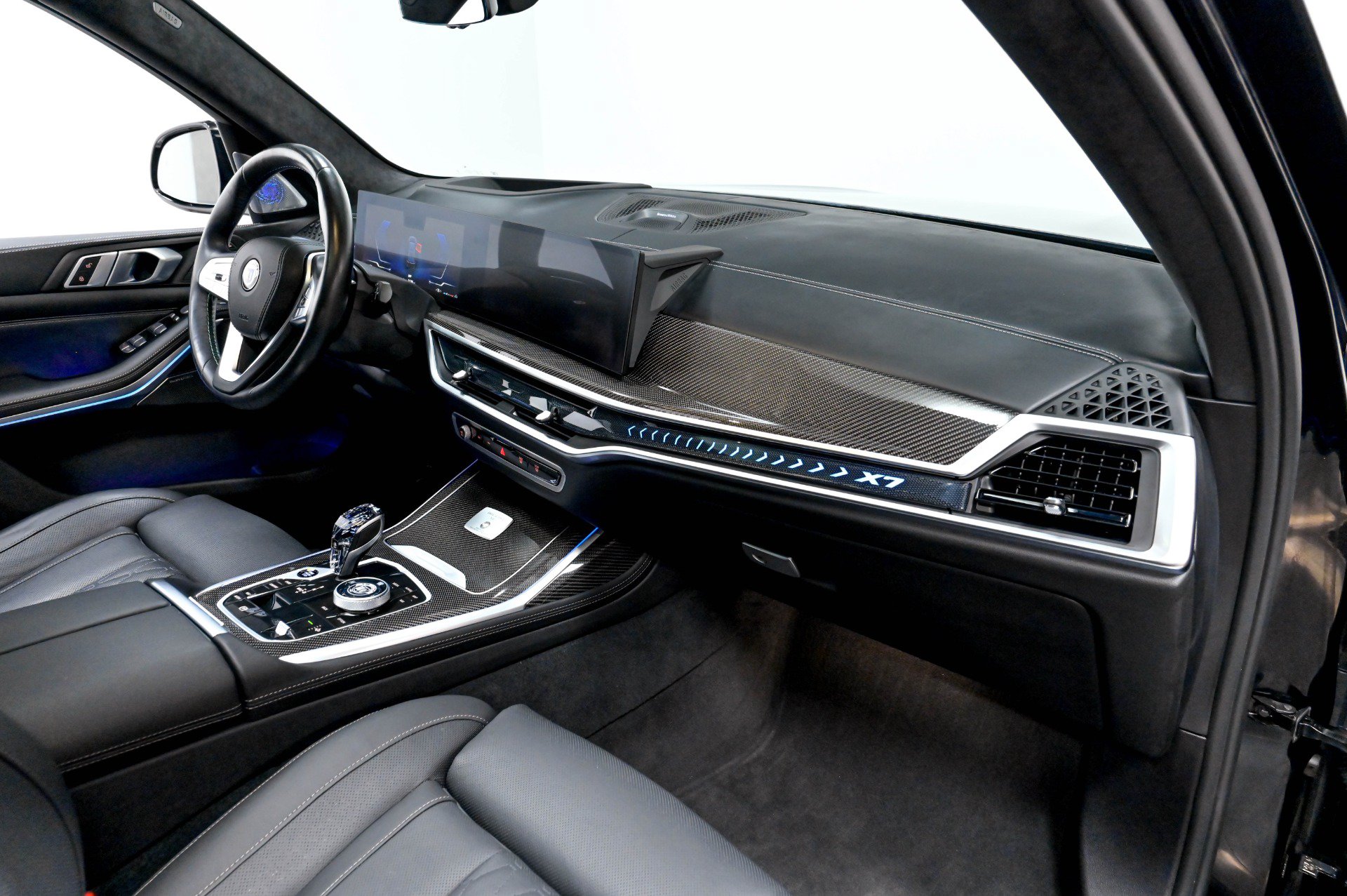 Used 2023 BMW ALPINA XB7 AWD/4WD image 27