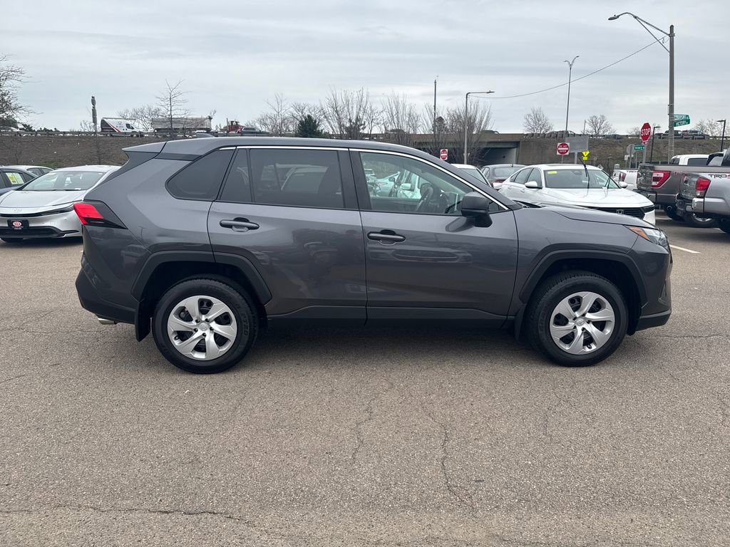 Used 2023 Toyota RAV4 LE AWD/4WD image 9