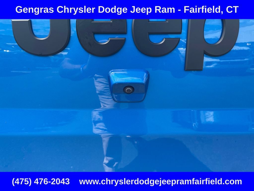 Certified 2025 Jeep Gladiator Sport AWD/4WD image 24