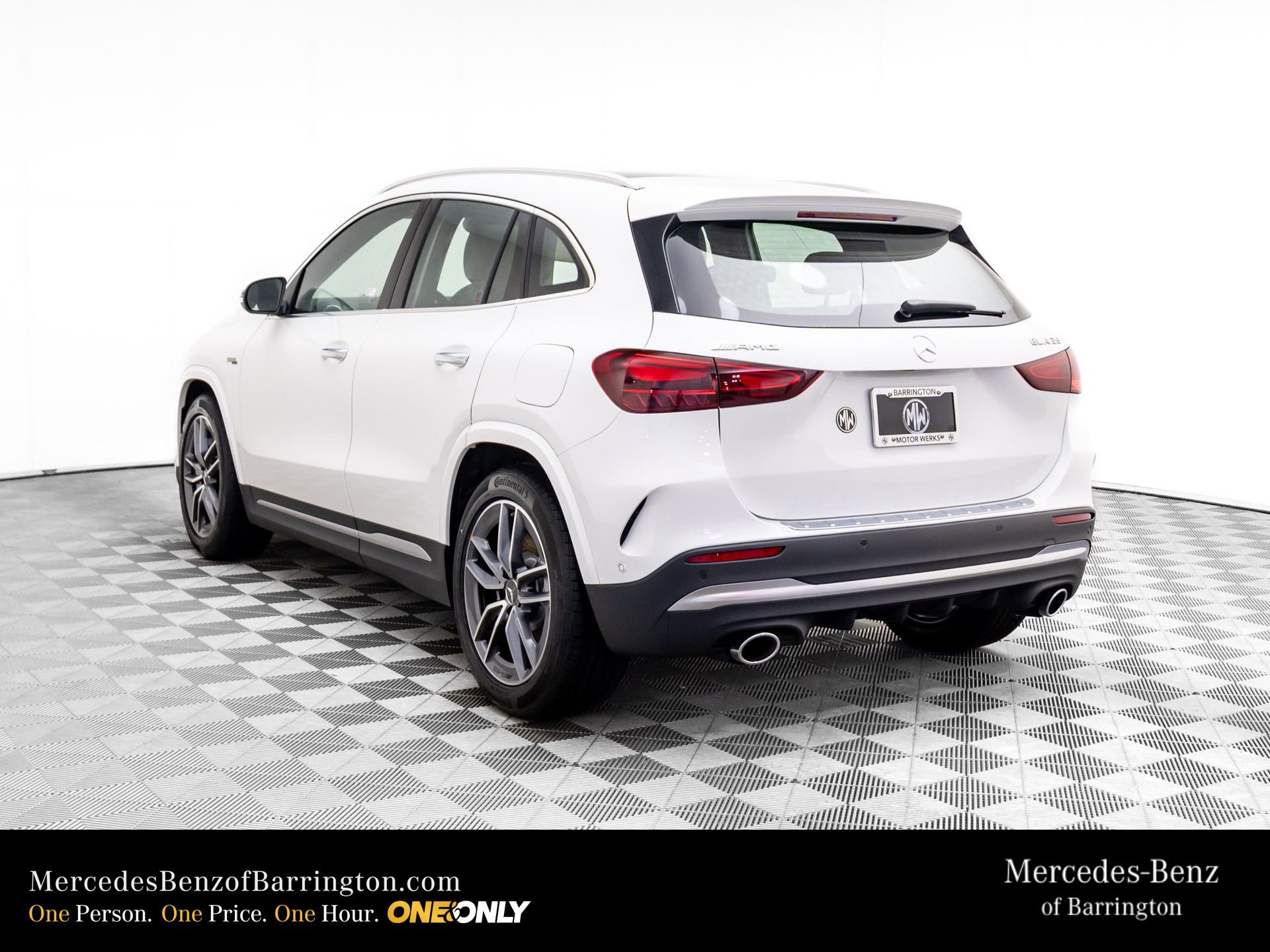 New 2026 Mercedes-Benz GLA 35 AMG 4MATIC image 3