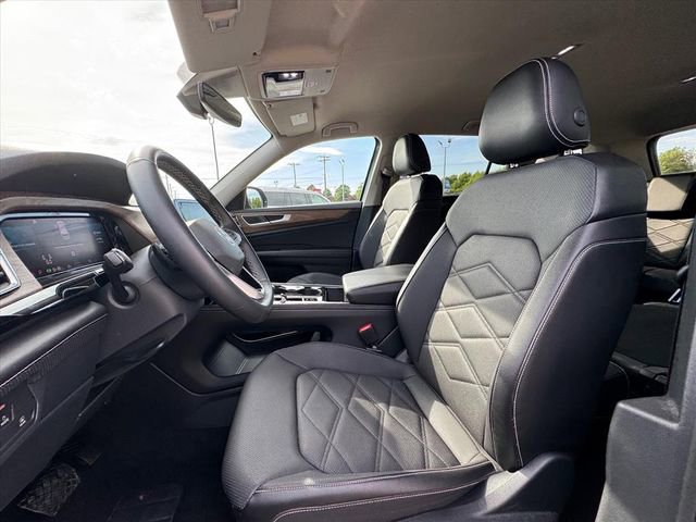 Used 2024 Volkswagen Atlas SE AWD/4WD image 17