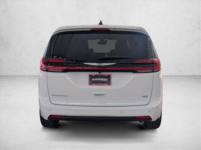 New 2026 Chrysler Pacifica Select AWD/4WD image 8