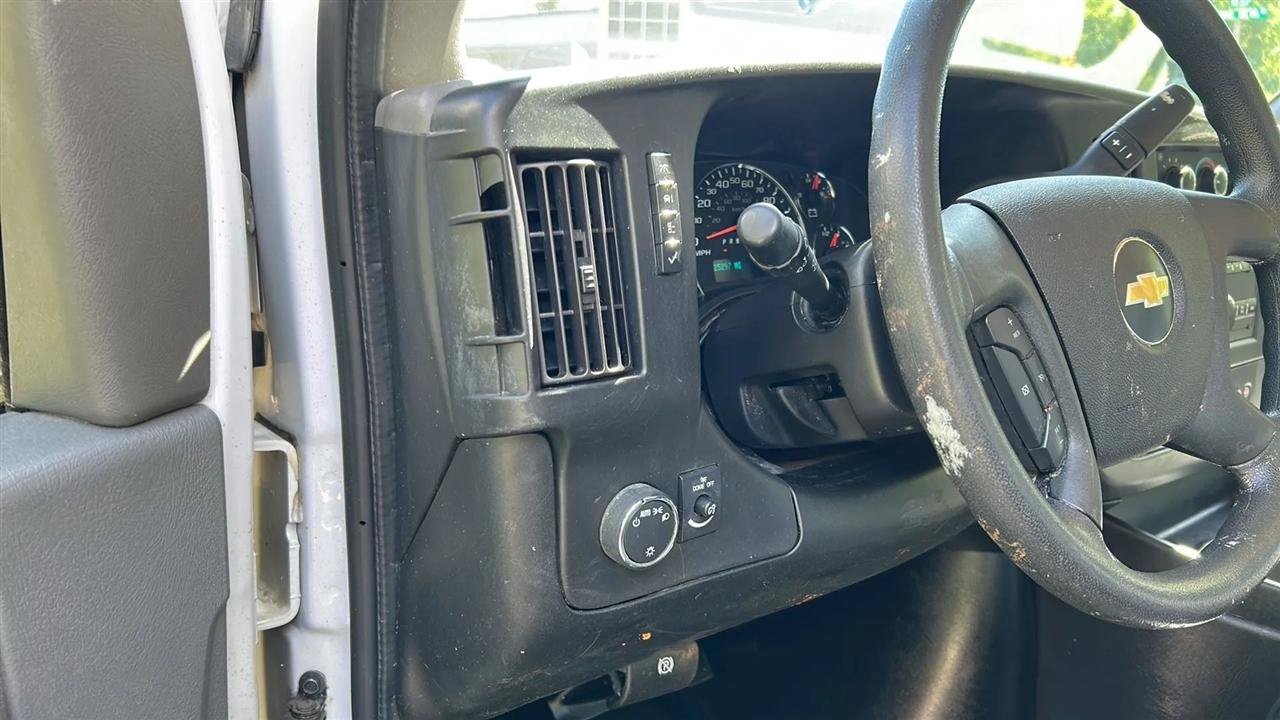 Used 2019 Chevrolet Express 3500 Extended w/ Driver Convenience Package RWD image 33