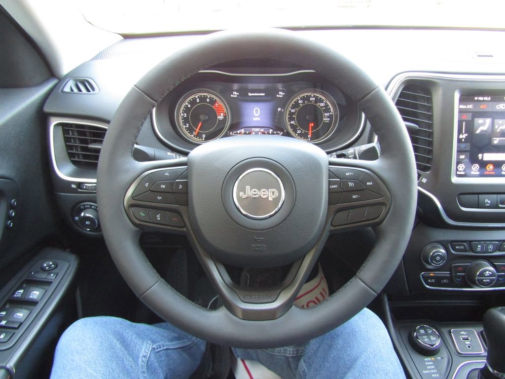 Used 2022 Jeep Cherokee Trailhawk w/ Premium Leather Package AWD/4WD image 25