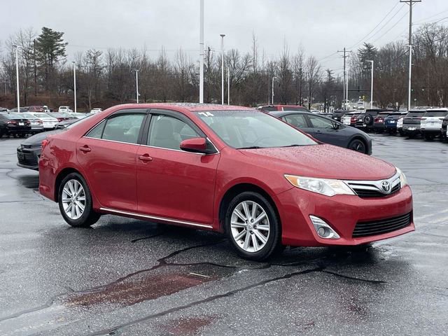 Used 2014 Toyota Camry XLE w/ Leather Package image 7