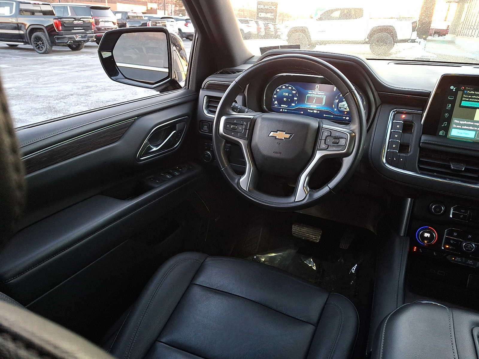 Used 2023 Chevrolet Suburban LT image 14