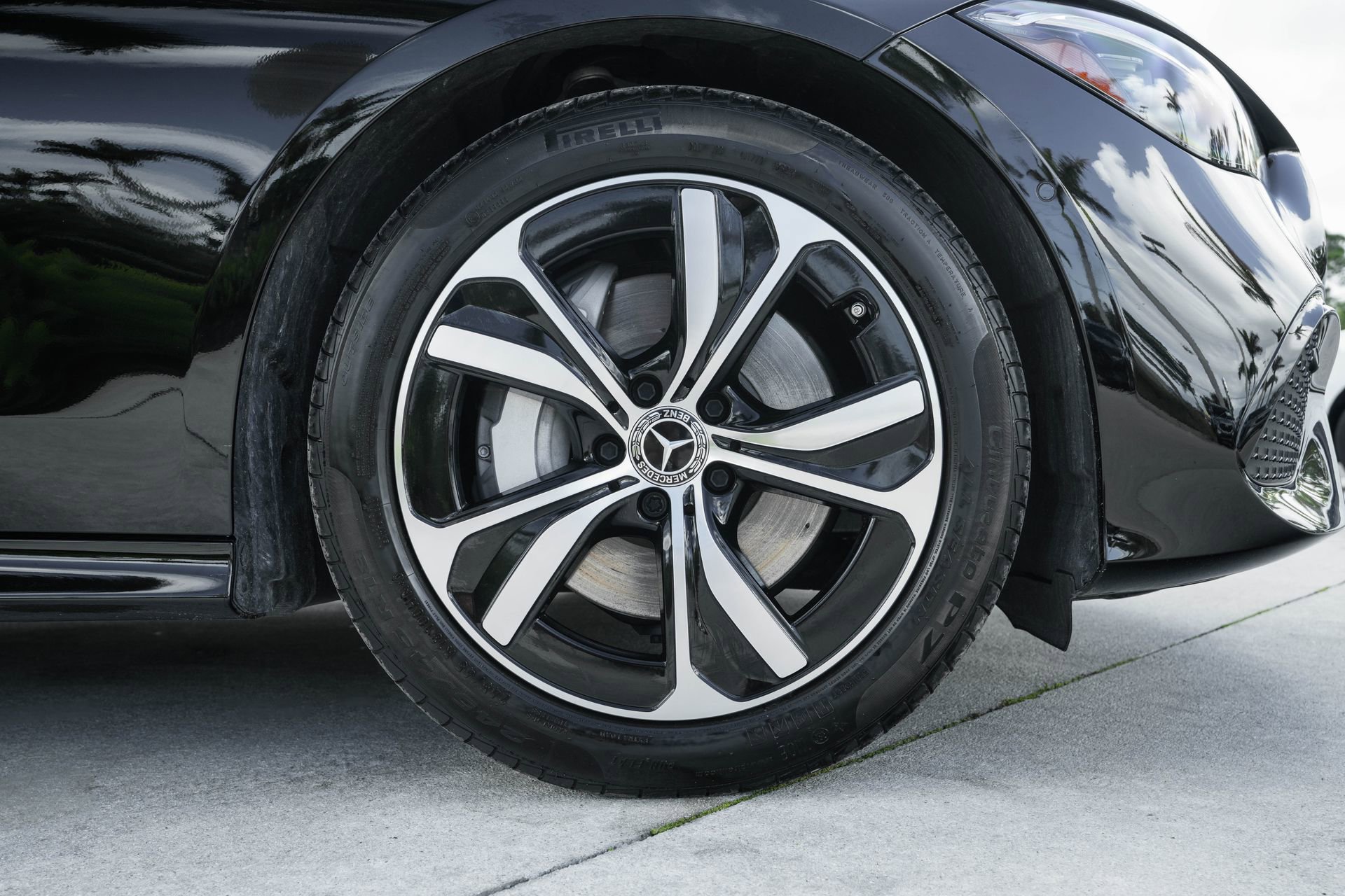 Used 2025 Mercedes-Benz CLE 300 4MATIC Cabriolet image 32