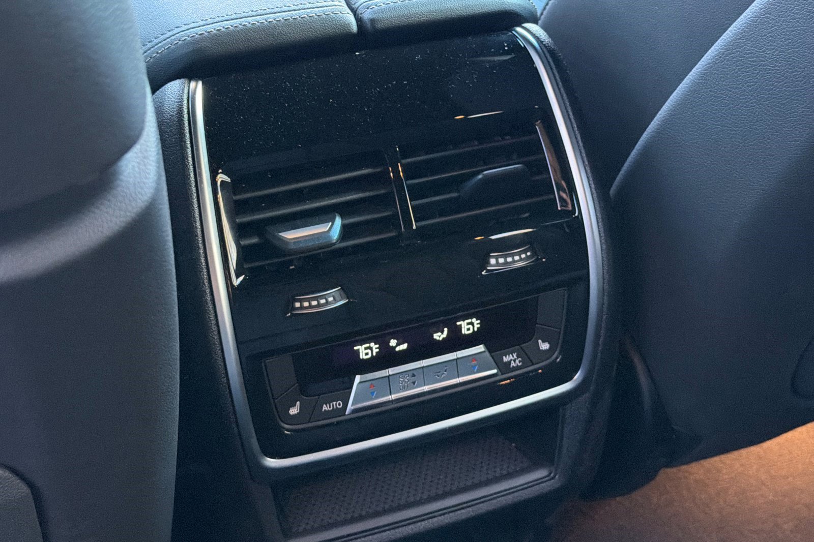 Used 2026 BMW X5 xDrive40i w/ Climate Comfort Package image 16