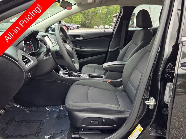 Used 2017 Chevrolet Cruze LT w/ Convenience Package FWD image 10