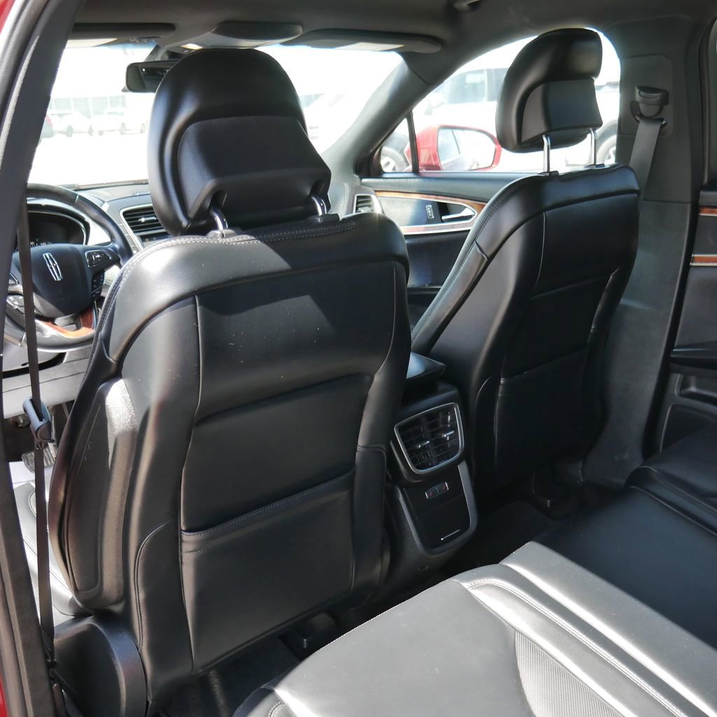 Used 2018 Lincoln MKX Select w/ Select Plus Package AWD/4WD image 23