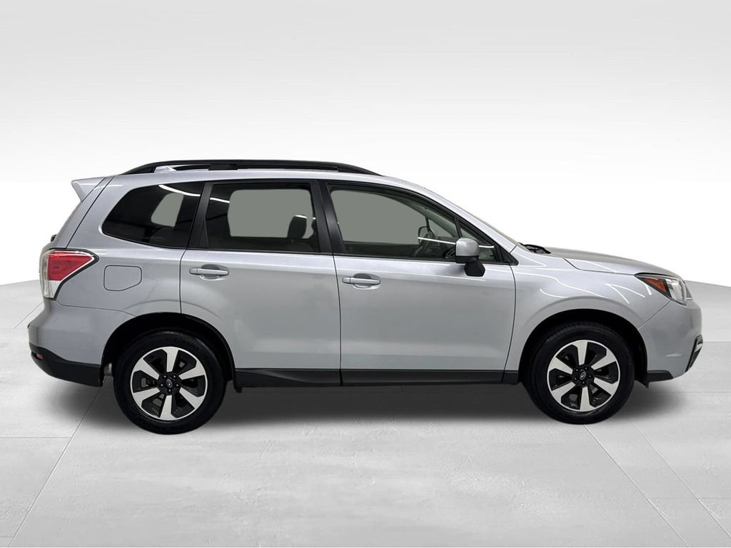 Used 2018 Subaru Forester 2.5i Premium w/ All-Weather Package AWD/4WD image 7