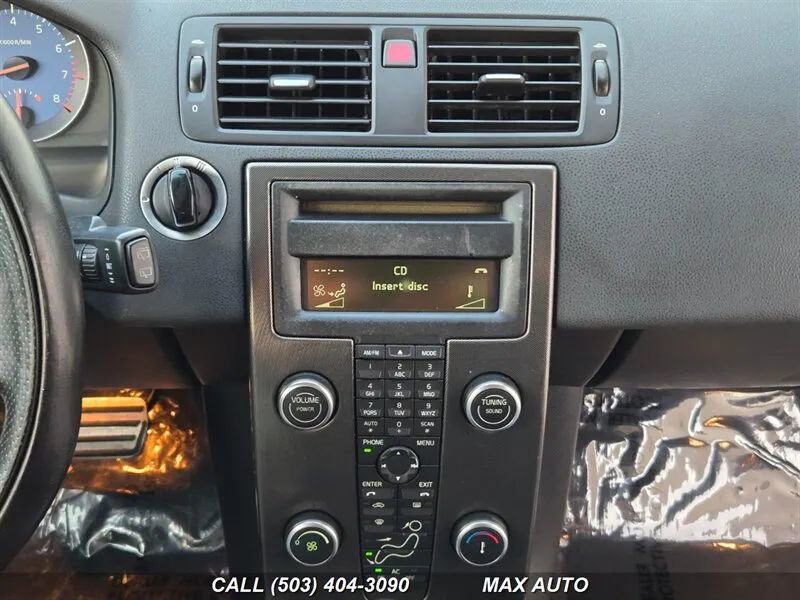 Used 2011 Volvo V50 T5 R-Design image 22